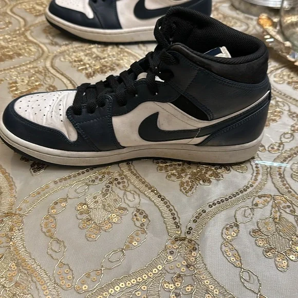 NIKE AIR JORDAN 1 MID SE ASW 'CARBON' - SIZE 9 MENS US - Picture 4 of 16